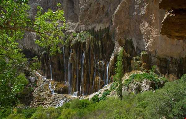 بزرگترین و مرتفع‌ترین آبشار چشمه ای جهان