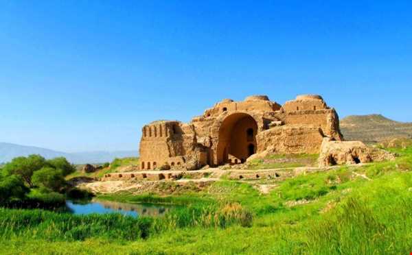 آتشکده فیروز آباد ،نخستین آثار معماری ساسانیان