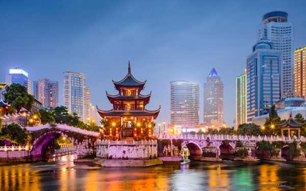 چطور یک تور چین مقرون‌به‌صرفه انتخاب کنیم؟ مقایسه هتل، پرواز و گشت