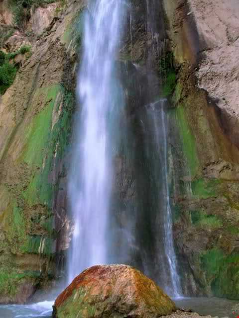 آبشار شاهاندشت و قلعه‌ی ملک بهمن