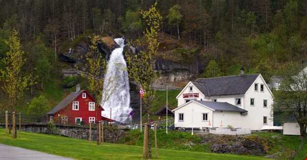 آبشار Steindalsfossen