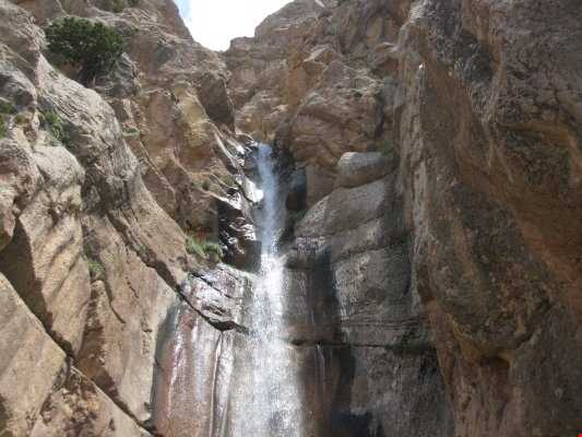 آبشار نسروا جلوه ای زیبا از مناظر طبیعی در دامغان
