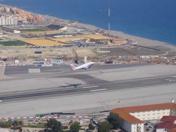 فرودگاه عجیب جبل الطارق