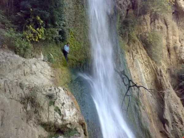 آبشار زیبای «دشتک» در مرودشت