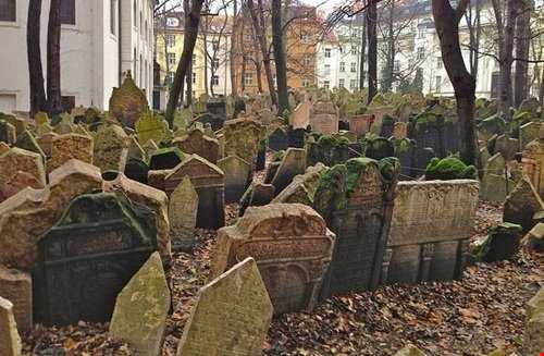 قبرستان چند لایه یهودیان