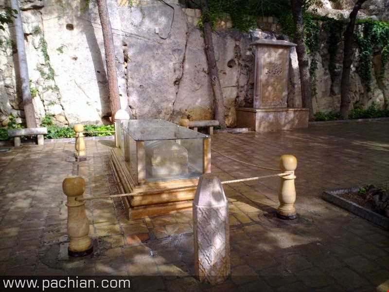 Khajavi Kermani tomb