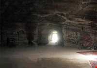 غار قدمگاه ( مسجد قدمگاه )