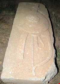 غار قدمگاه ( مسجد قدمگاه )