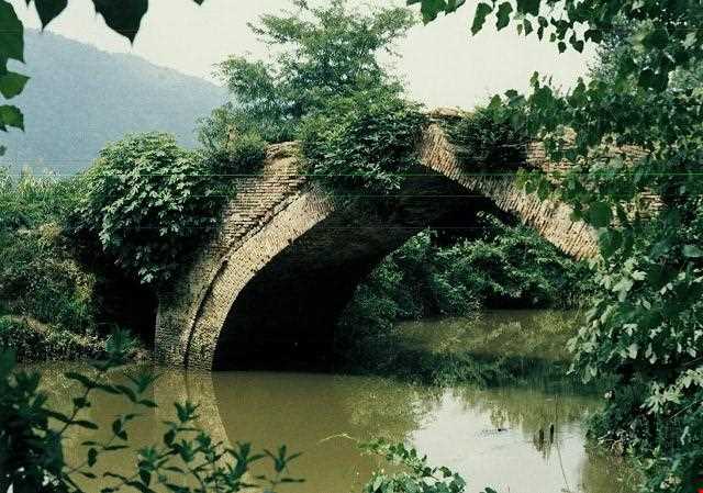 پل خشتی نیاکو