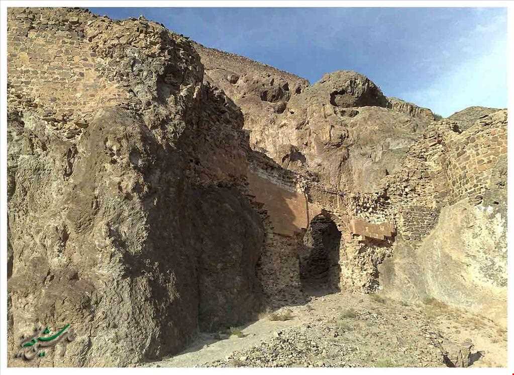 قلعه دختر میانه ( قیزقالاسی )