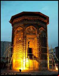 گنبد کبود ( آرامگاه مادر هلاکوخان )