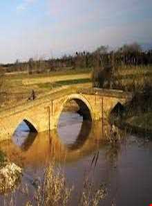 پل خشتی جمعه بازار یا خشت پل