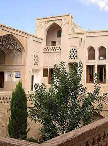 خانه پیرنیا ( موزه مردم شناسی کویر )