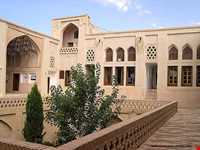 خانه پیرنیا ( موزه مردم شناسی کویر )