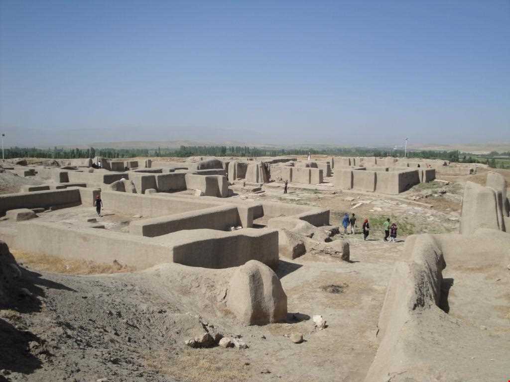 Tappeh Hasanloo ( Hasanloo hill )