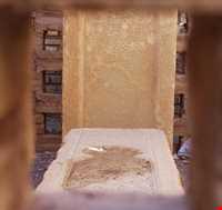 آرامگاه امیر اویس ( سنگ سفید )