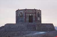 آرامگاه امیر اویس ( سنگ سفید )