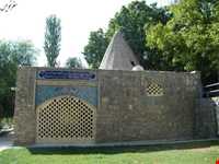 آرامگاه بابا پیر یا شیخ اباعدنان