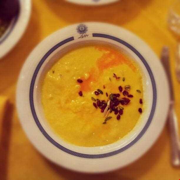 Khoresht -e mast ( yogurt stew )