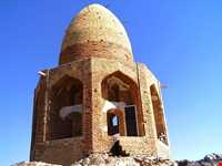 گنبد باز شکاری نطنز