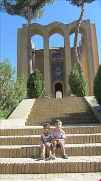 Tomb of Mir Razi-o-Din Artimani