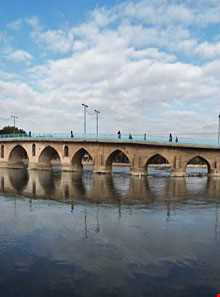 پل تاریخی فلاورجان