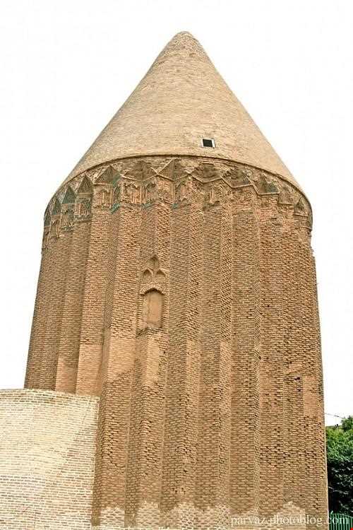 برج آرامگاه علاءالدین ( برج علاء‌الدوله )