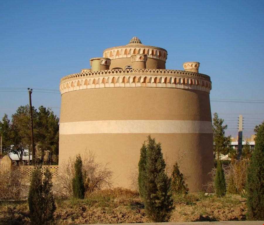 برج کبوترخانه میبد