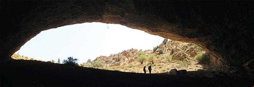 Roodafshan Cave