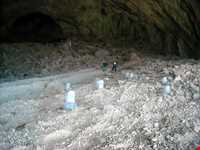 Roodafshan Cave