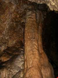 Roodafshan Cave