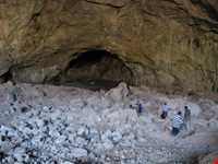 Roodafshan Cave