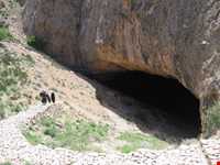 Roodafshan Cave