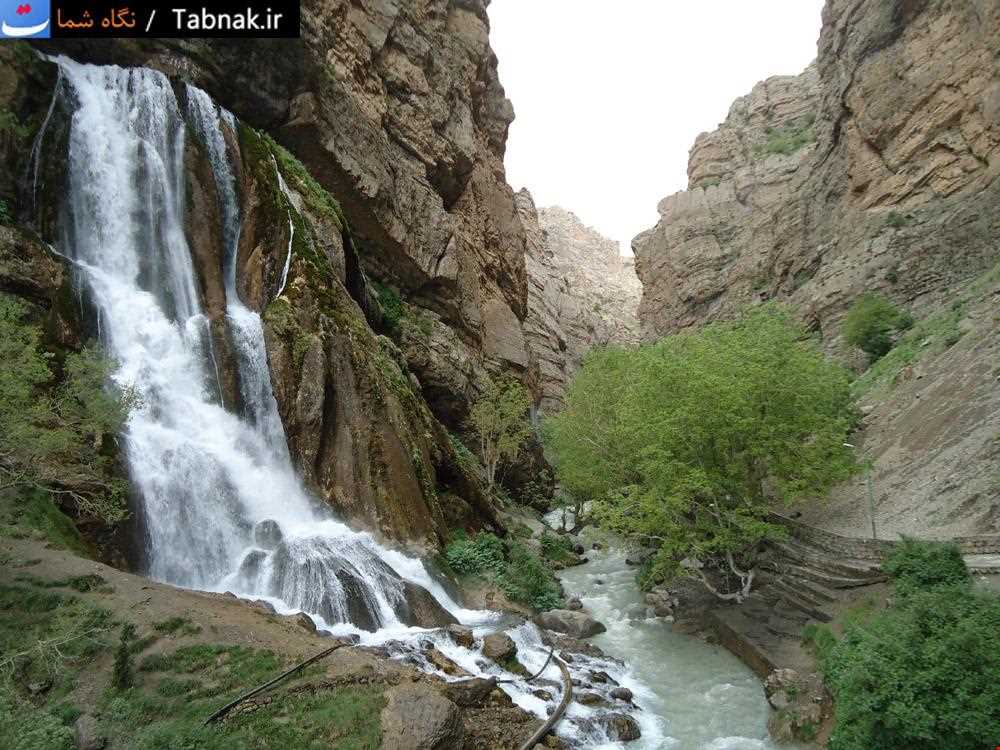 آبشار آب سفید