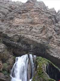 آبشار آب سفید