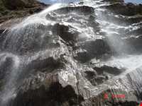 دره و آبشار عشق