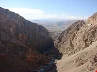 دره و آبشار عشق