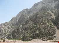 دره و آبشار عشق