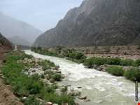 دره و آبشار عشق