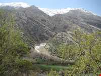 دره و آبشار عشق