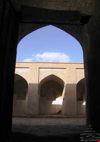 مسجد، آب انبار و حمام کوشک