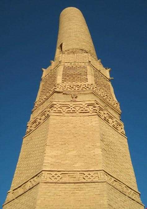 Karat minaret