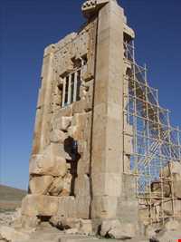 مقبره کمبوجیه ( زندان سلیمان )