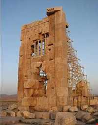 مقبره کمبوجیه ( زندان سلیمان )