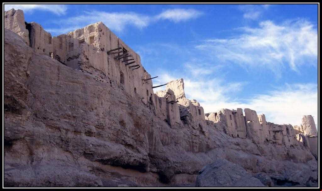 Izad khast castle