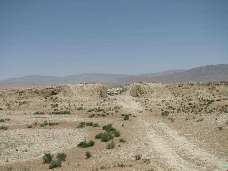 قلعه تاریخی علی آباد ( روستای یام )