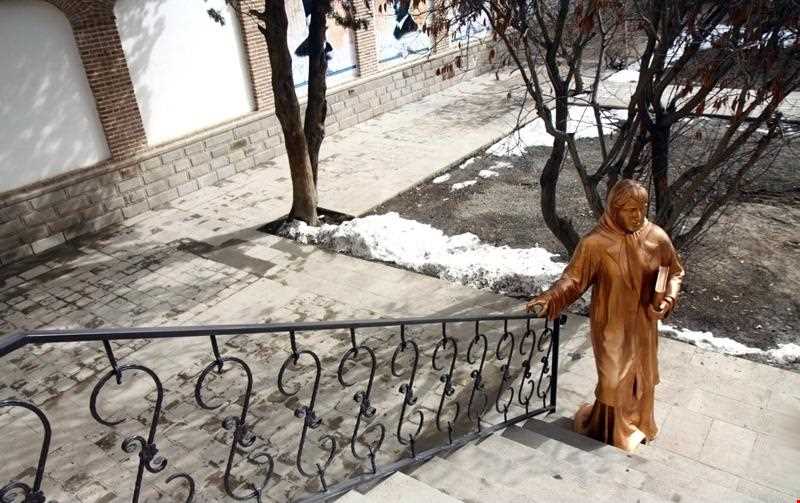 خانه پروین اعتصامی