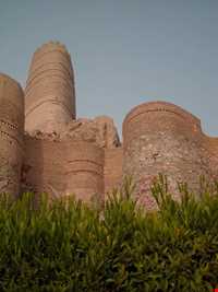 قلعه منوجان