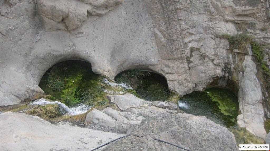 Se Kase Jahanjan waterfall