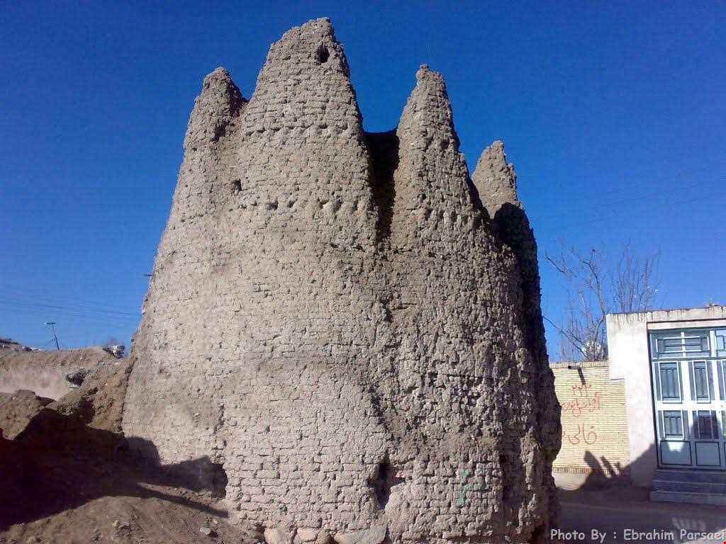 قلعه باستانی رابر